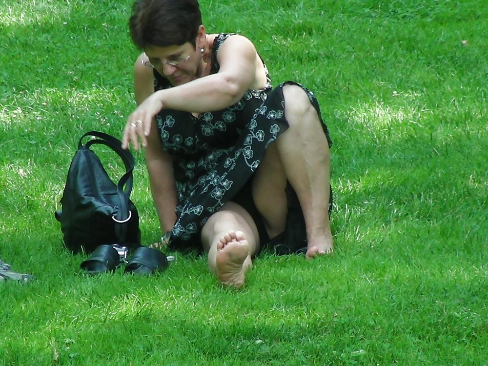 18P Upskirt Shots