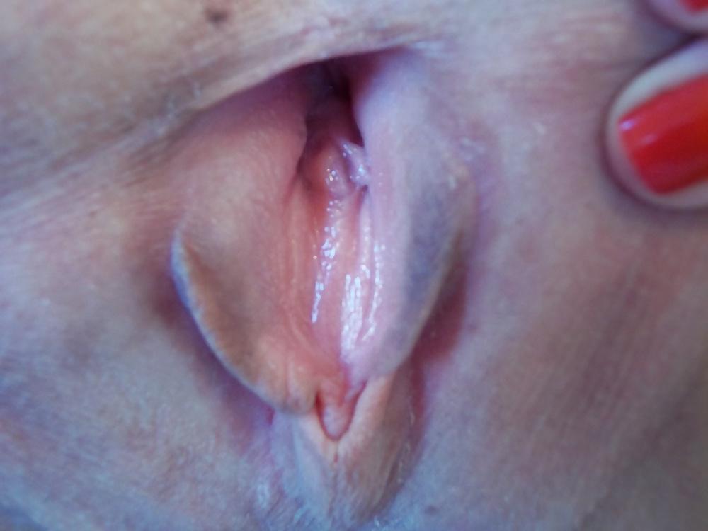 25P OPEN PUSSY ASS CLIT FEET TITS FOOT FETISH FEET COMENT PLS