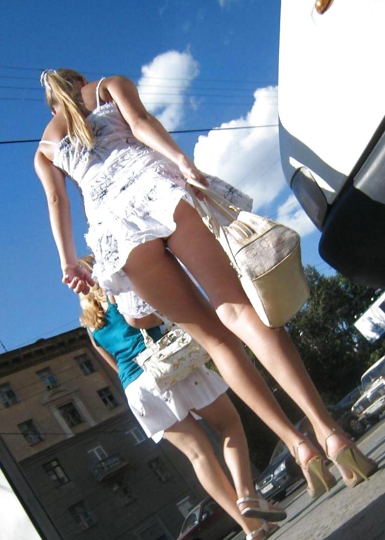 25P Hot upskirt legs and ass