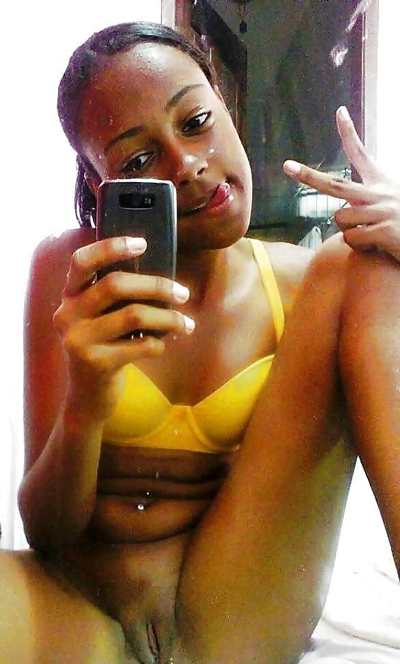 22P Pretty Ebony Teens - Sexy Selfies