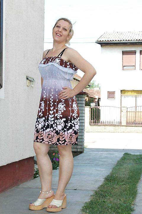 18P Sexy slut swinger wife for black cock