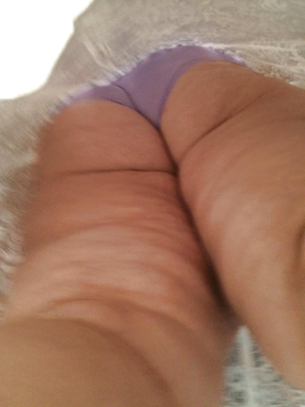 25P Granny Upskirts