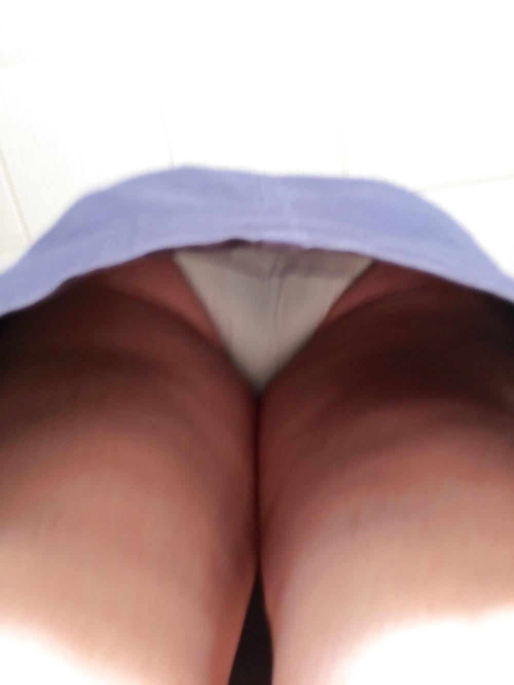 25P Granny Upskirts