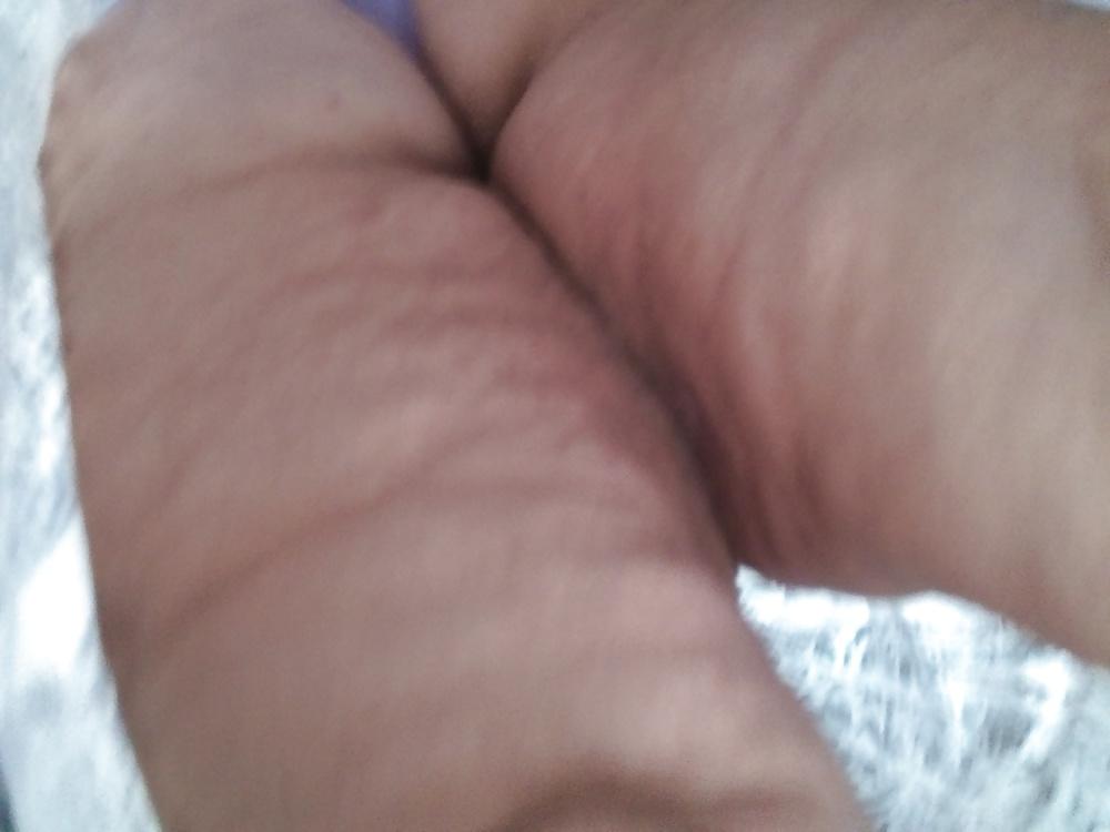 25P Granny Upskirts