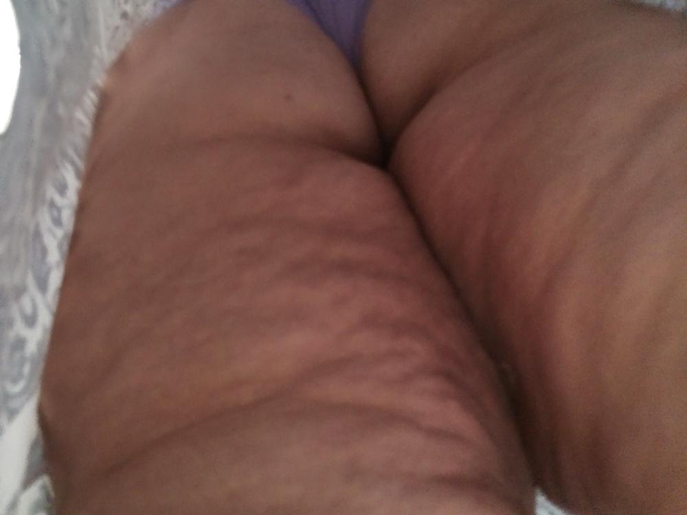 25P Granny Upskirts