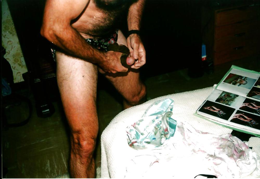 16P La visite d'un voyeur aux dessous de ma femme 1