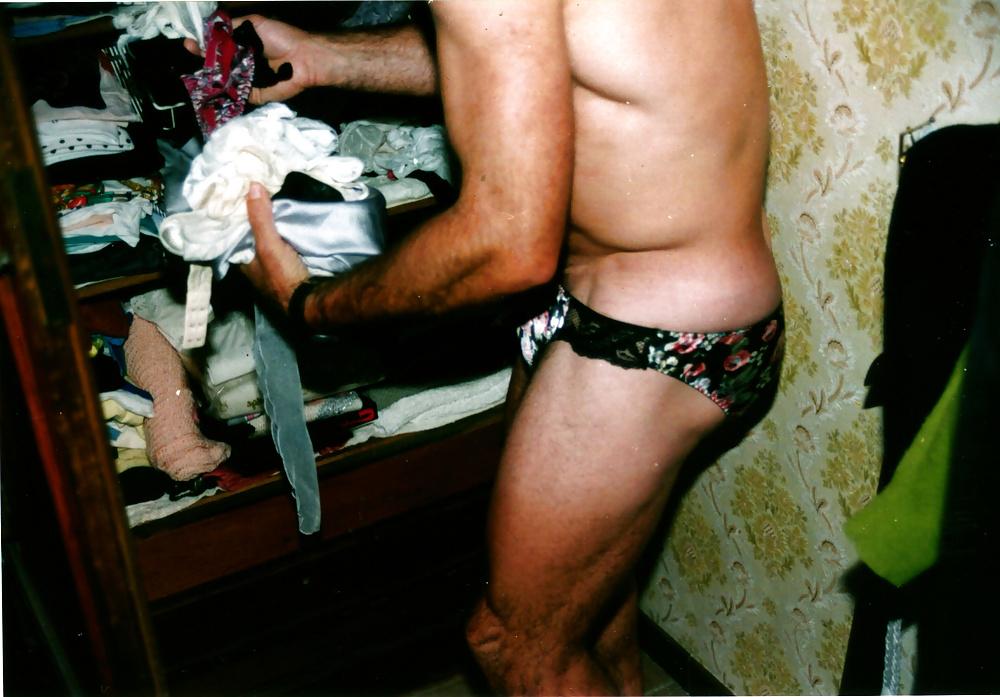 16P La visite d'un voyeur aux dessous de ma femme 1