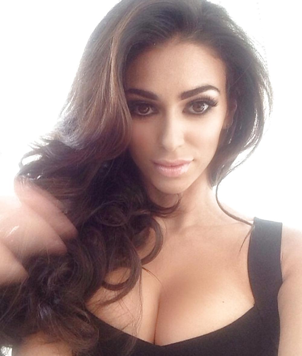 25P Brunette Hotties