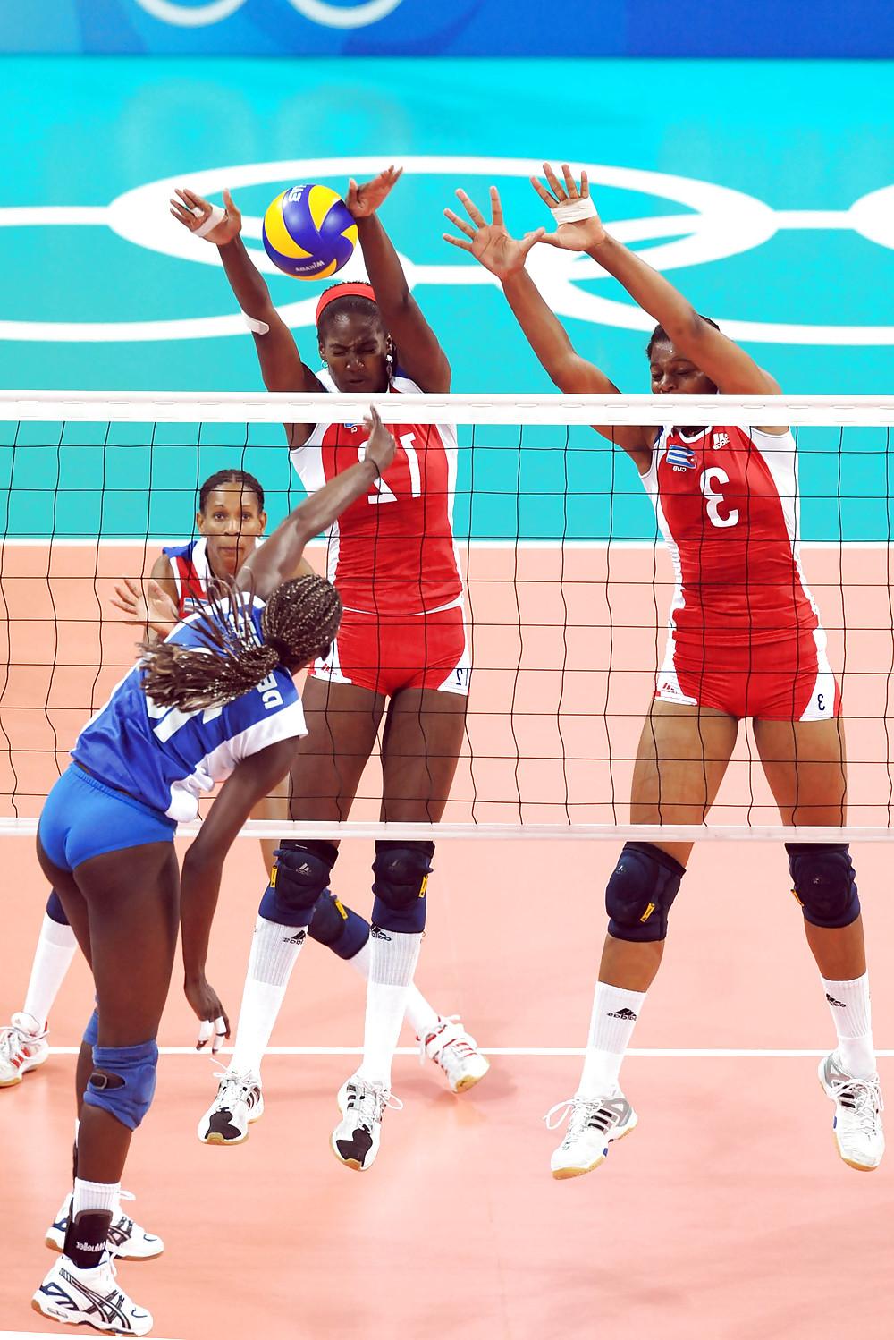 20P Venezuelan Hot Volleybal Chicks