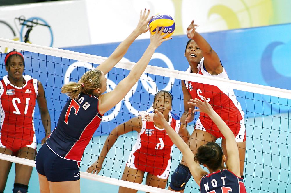 20P Venezuelan Hot Volleybal Chicks