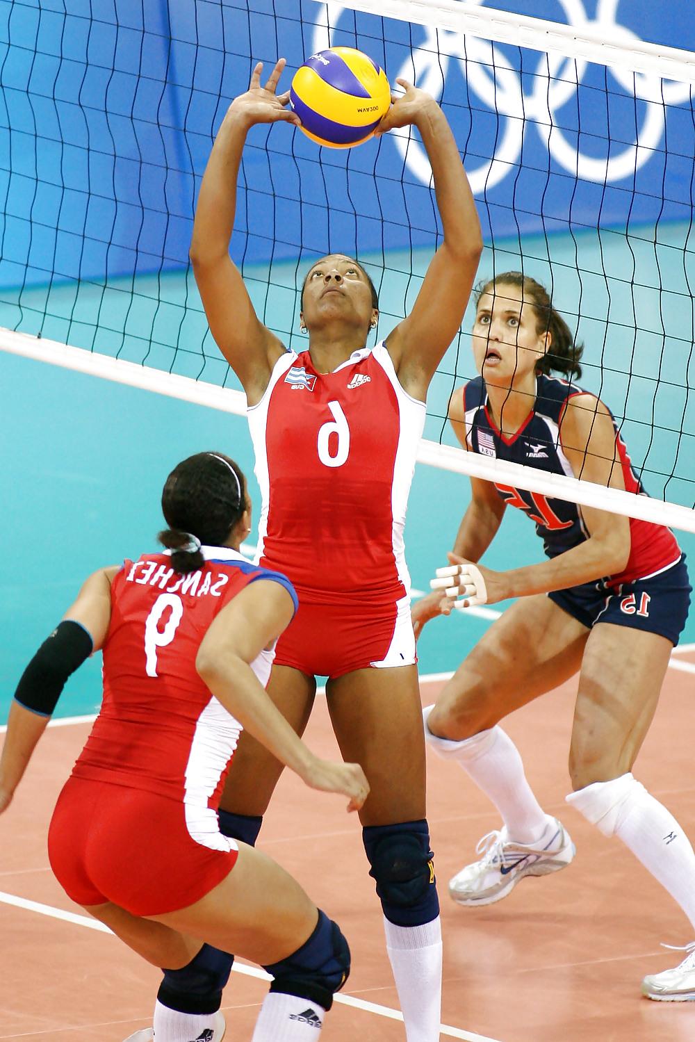 20P Venezuelan Hot Volleybal Chicks
