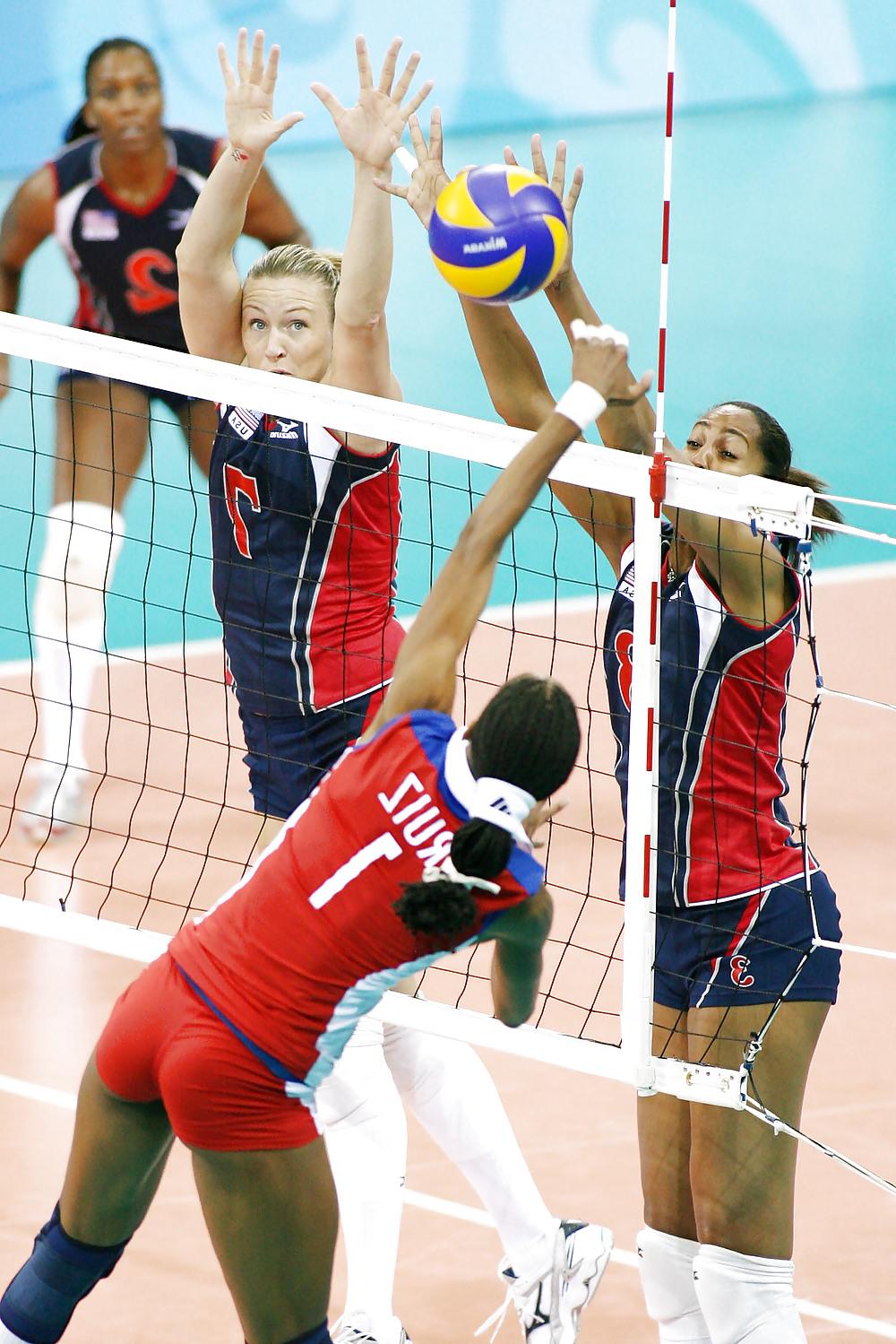 20P Venezuelan Hot Volleybal Chicks