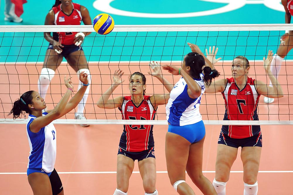 20P Venezuelan Hot Volleybal Chicks