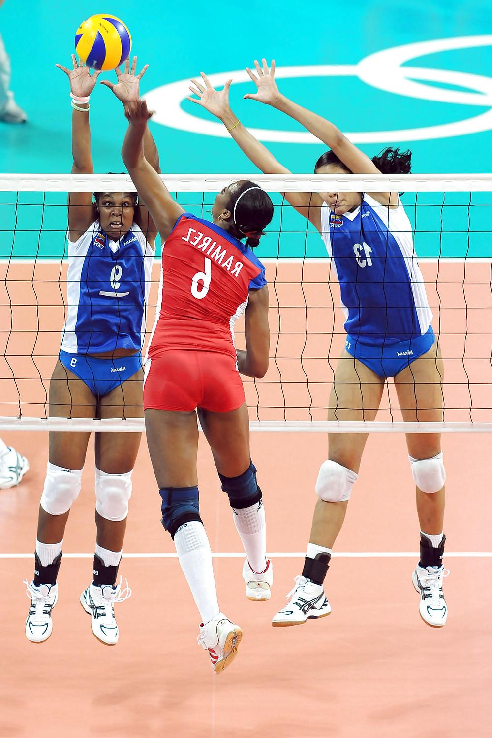 20P Venezuelan Hot Volleybal Chicks
