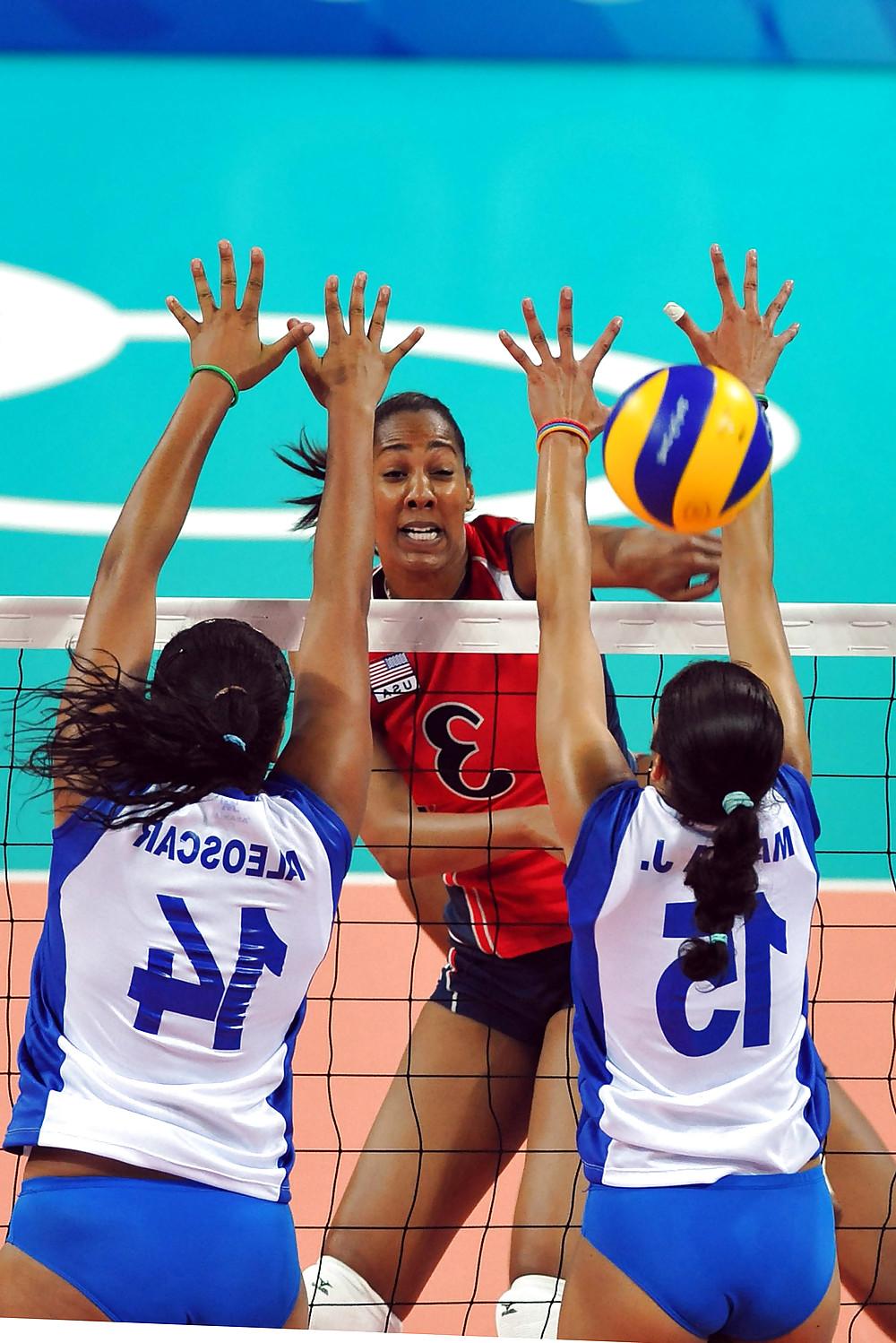 20P Venezuelan Hot Volleybal Chicks