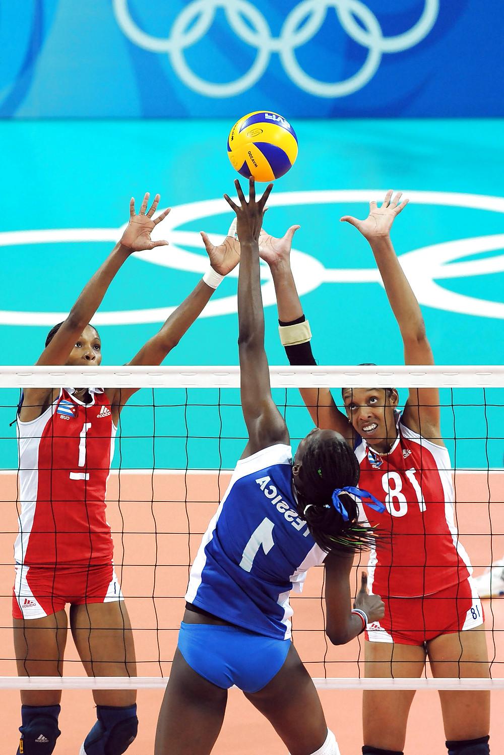 20P Venezuelan Hot Volleybal Chicks
