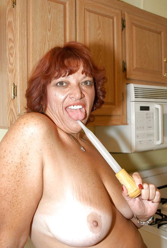 25P Sexy Granny Tawny With Hot Tits And Ass