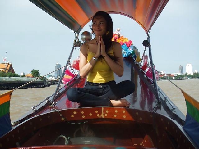 24P Filipino Ladyboy Josie - non nude pics