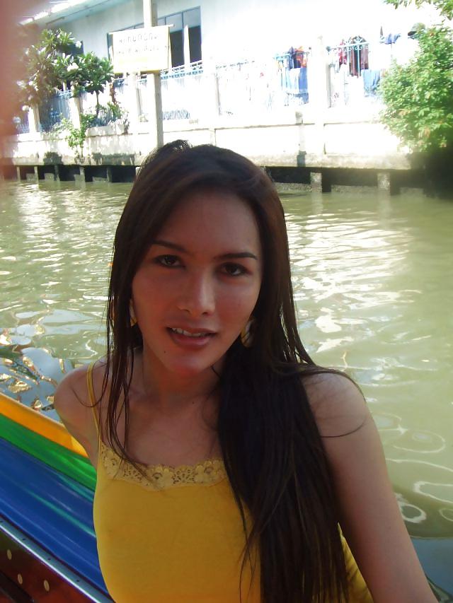 24P Filipino Ladyboy Josie - non nude pics