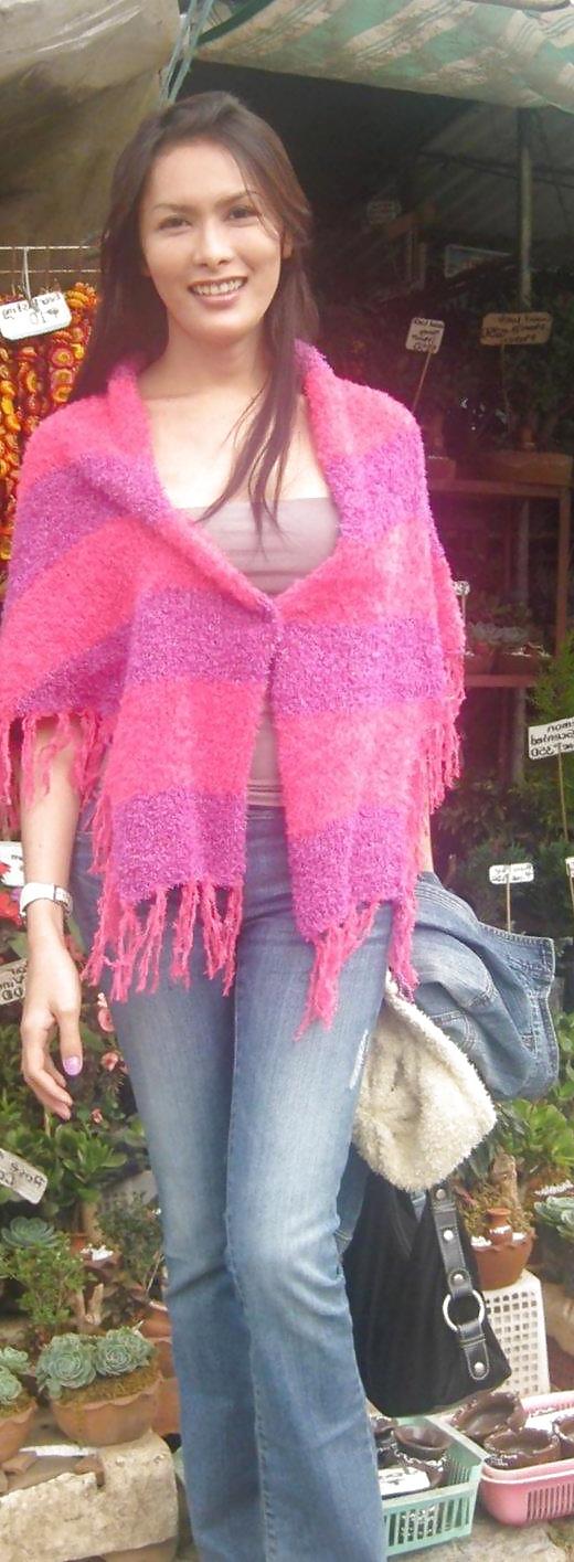 24P Filipino Ladyboy Josie - non nude pics