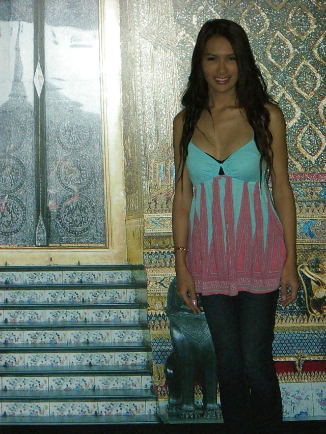 24P Filipino Ladyboy Josie - non nude pics