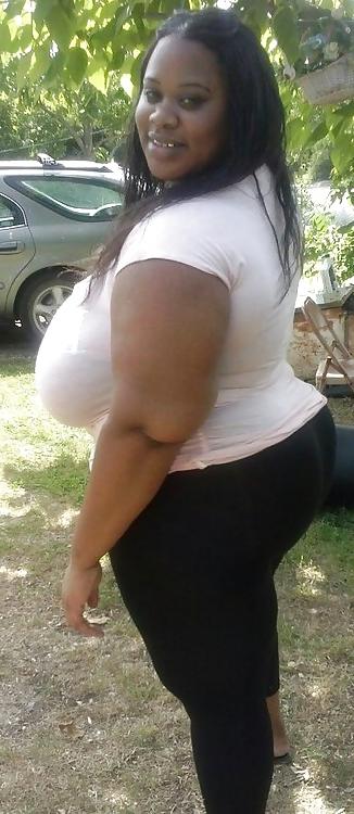21P Hot big curves clothed