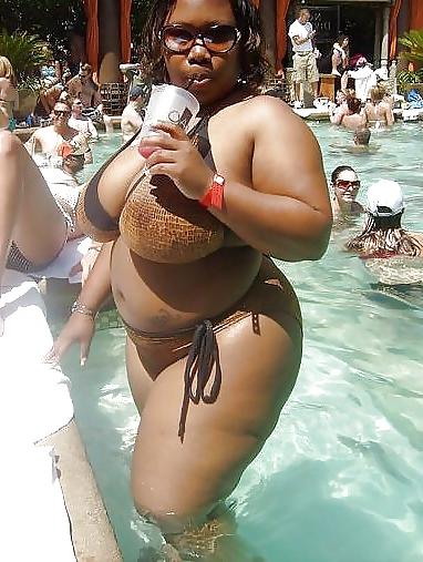 21P Hot big curves clothed