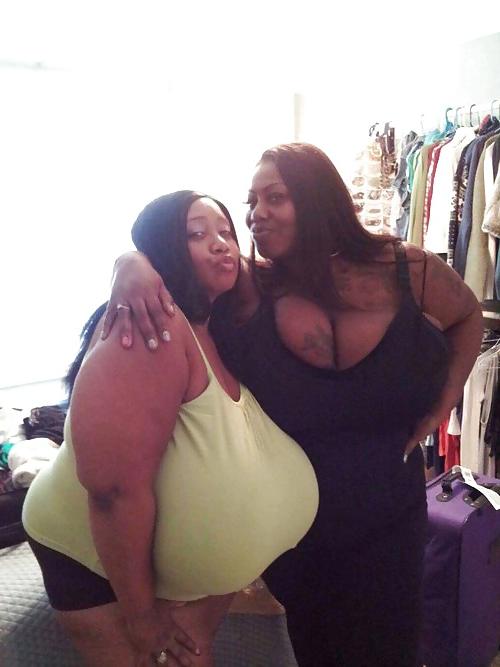 21P Hot big curves clothed