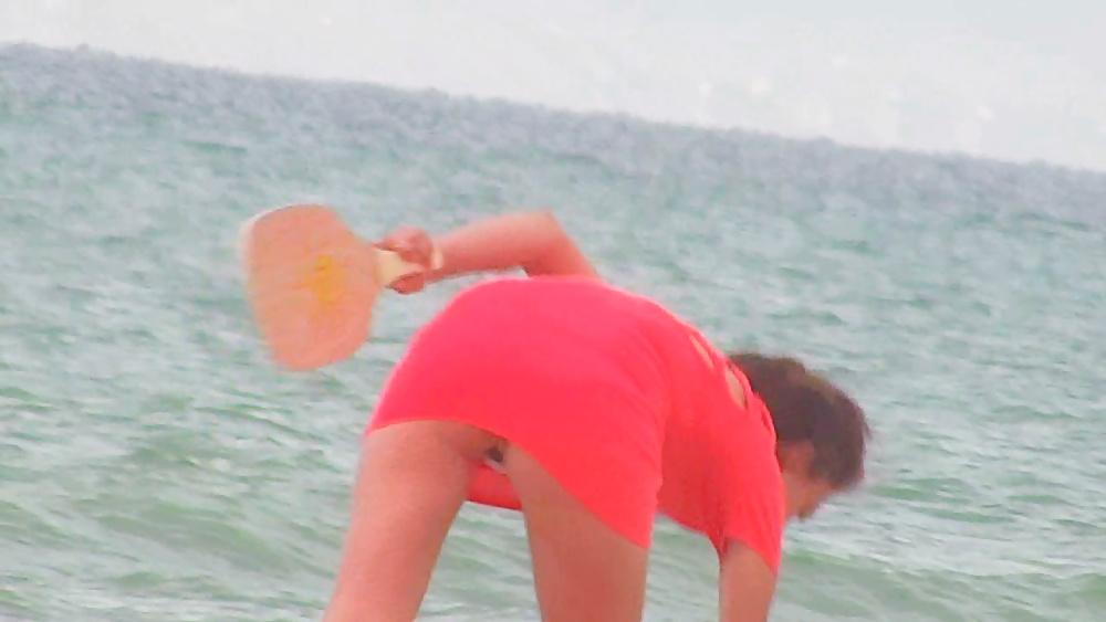 20P Greek upskirts