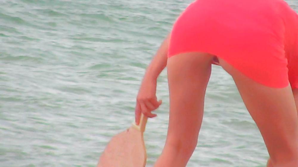 20P Greek upskirts