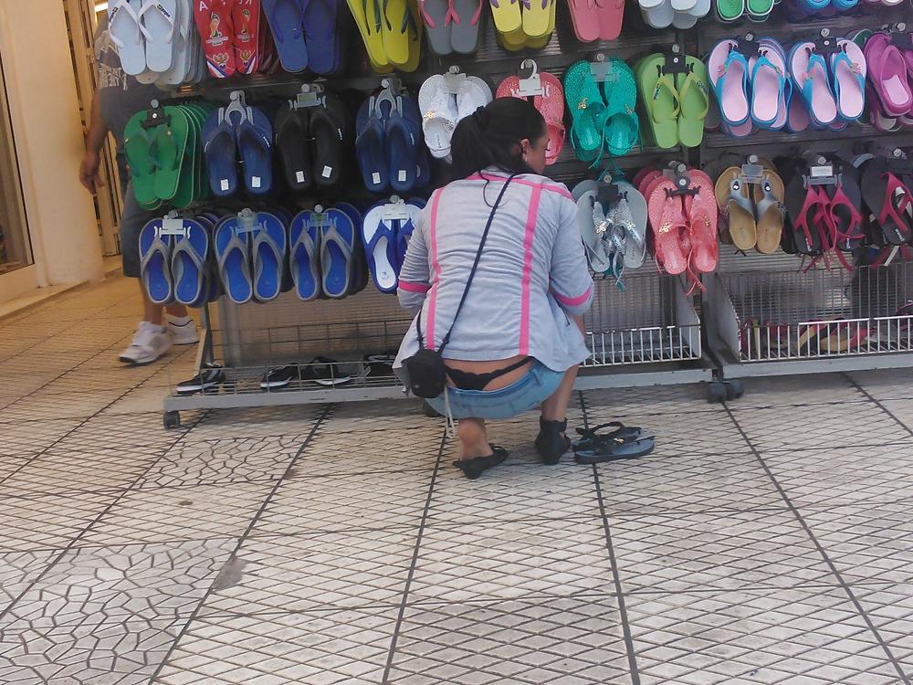 20P Greek upskirts