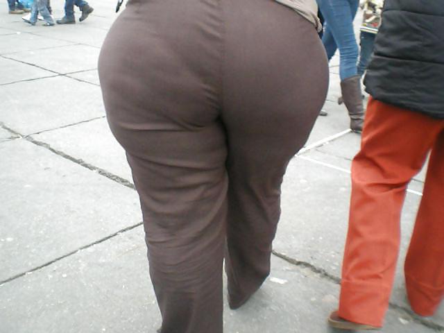 25P Mega butt ass mature