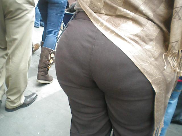 25P Mega butt ass mature