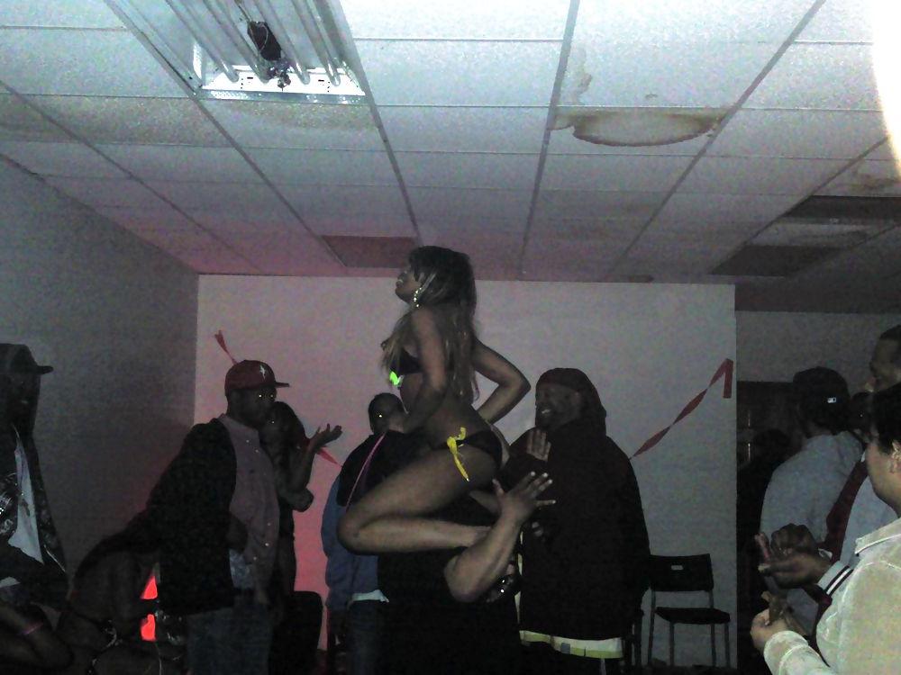 25P Ghetto booty party - Dirty pussy and asses
