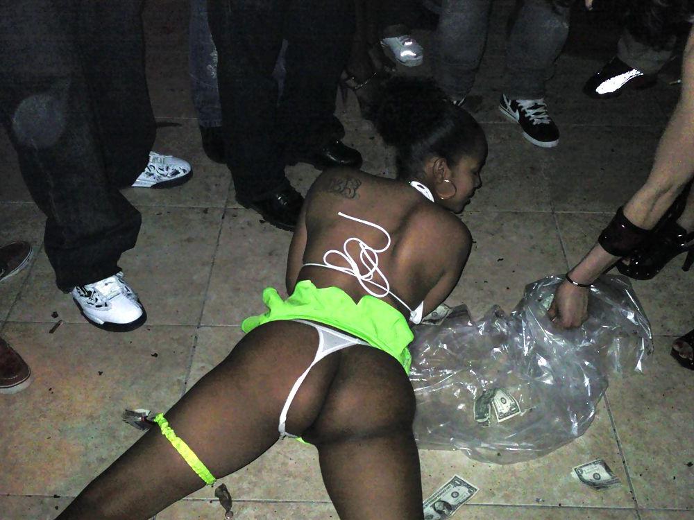 25P Ghetto booty party - Dirty pussy and asses