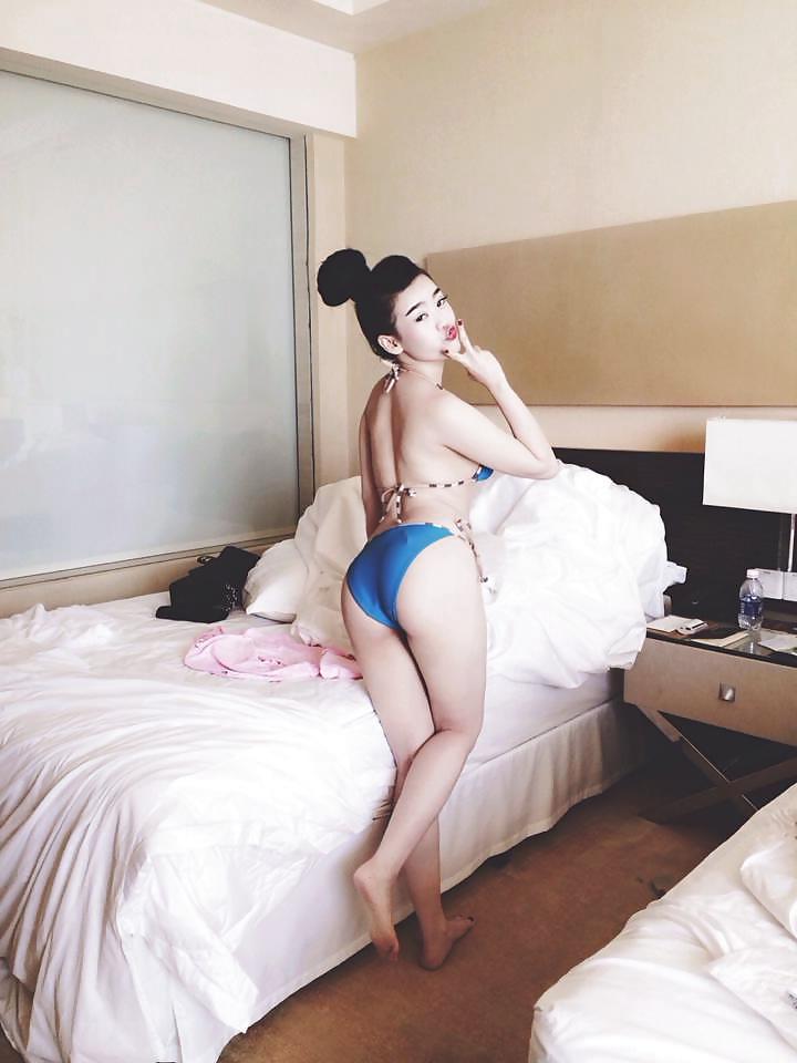 12P Vietnam Girl
