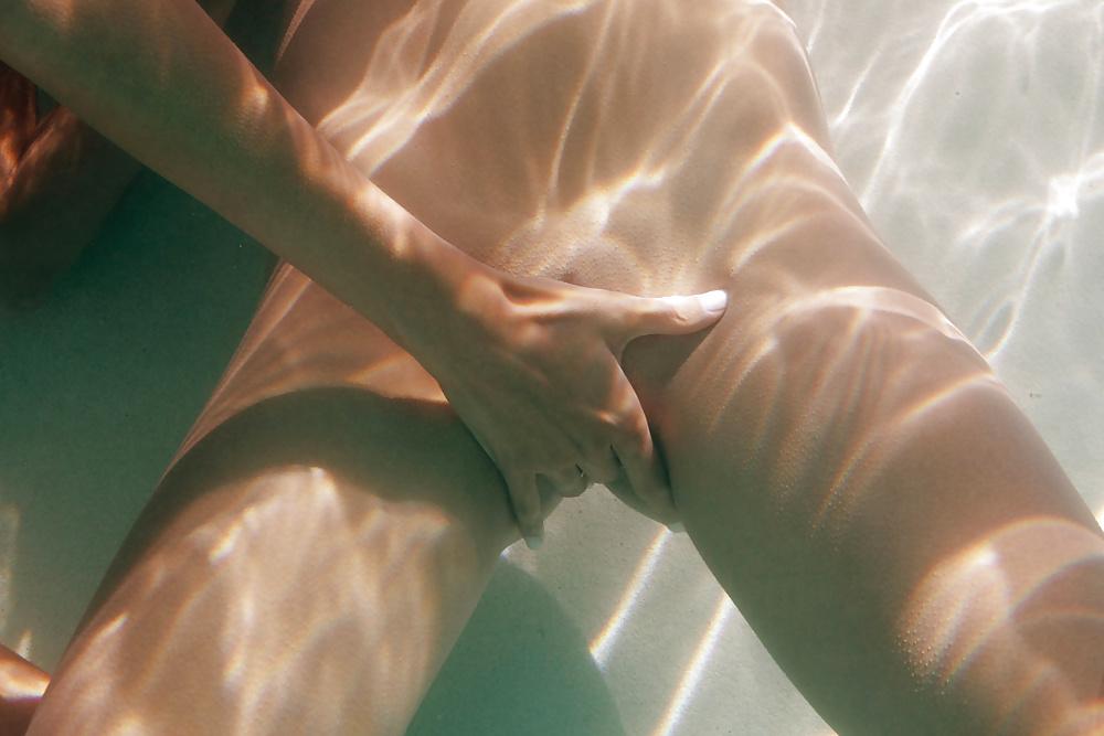 25P Underwater - sex with Silvie & Candice 
