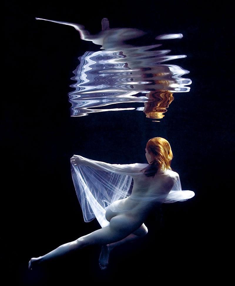 25P Underwater girls