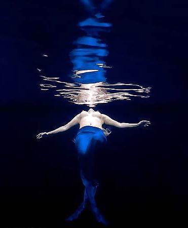 25P Underwater girls