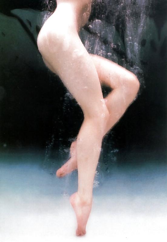 25P Underwater girls