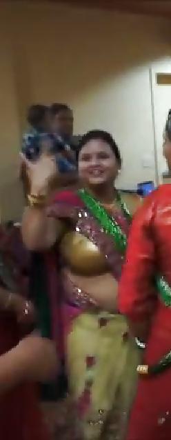 6P Huge boobs indian aunty, dancing in party... just 4 titfuck