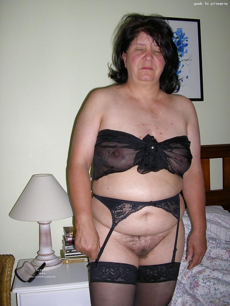 12P MATURE old granny housewives - hairy panties voyeur