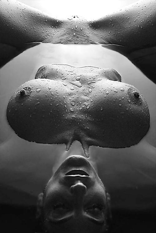 25P Perfect Storm - Beautiful Women Outdoor In Water