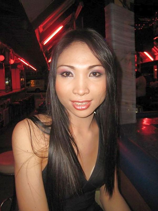 12P Pattaya Ladyboy Luk
