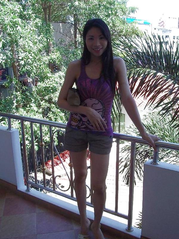 12P Pattaya Ladyboy Luk