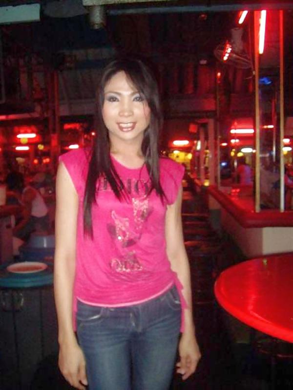 12P Pattaya Ladyboy Luk