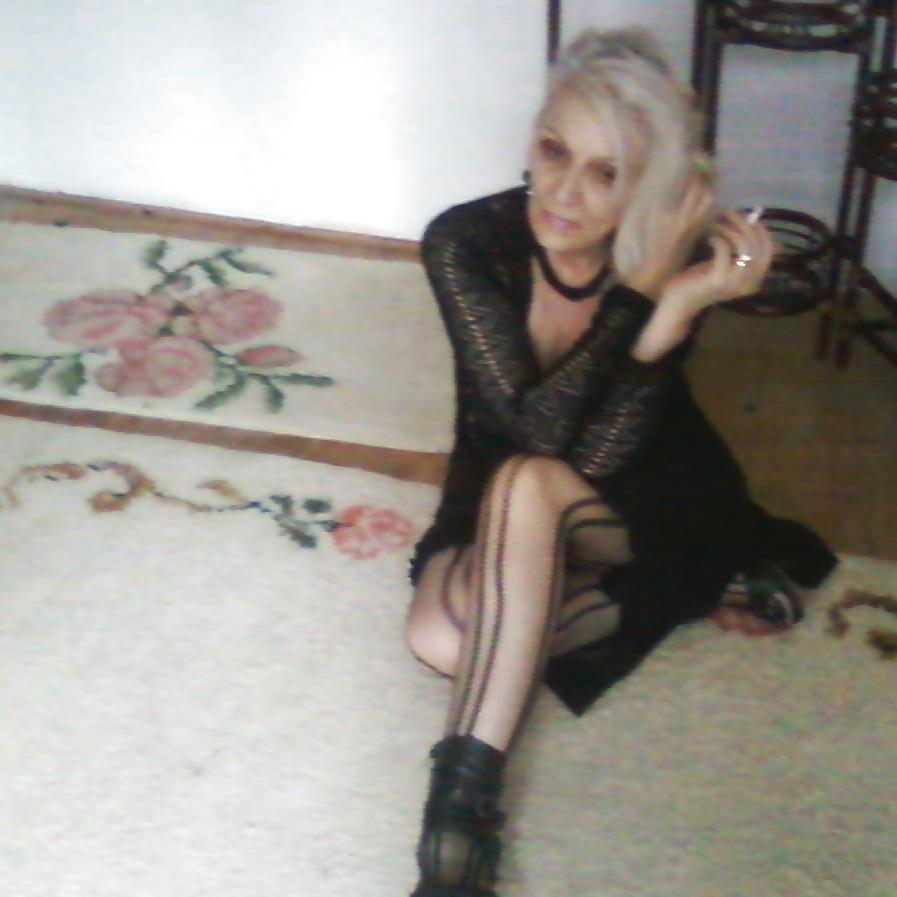 25P Granny Slut