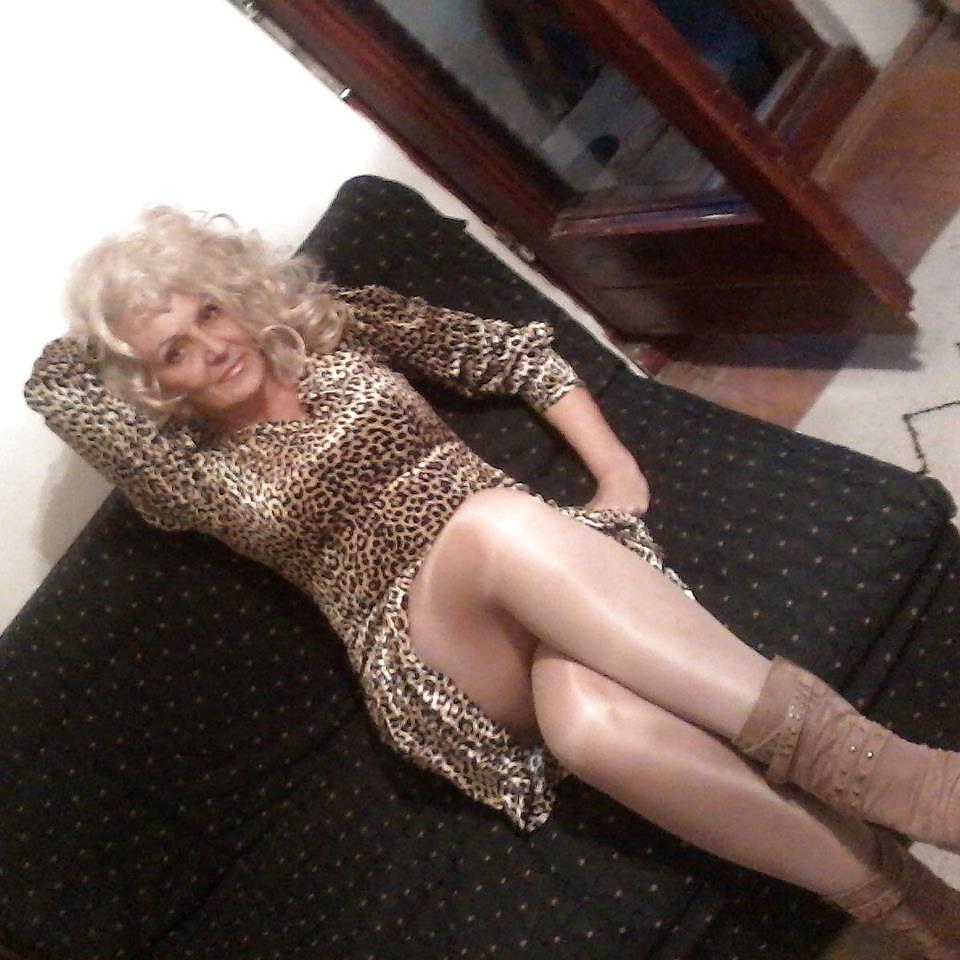 25P Granny Slut