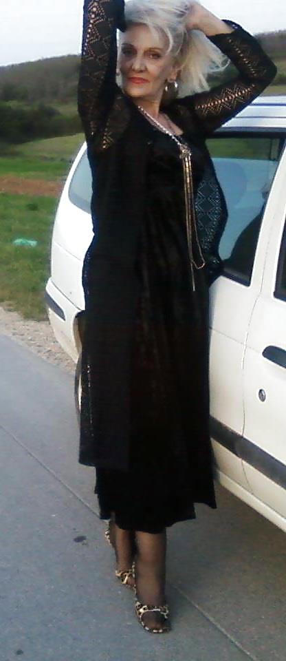 25P Granny Slut