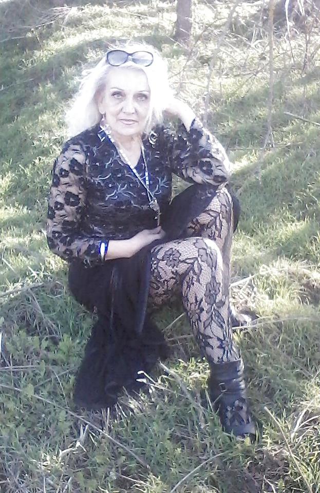 25P Granny Slut